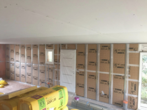 Réalisation d'un faux plafond en placo et isolation intérieure des cloisons